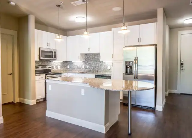 Property at 801 N Bishop Ave Unit 1-206, Dallas, TX, 75208, 2 beds, 2 baths, [object Object]