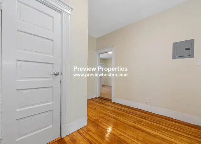 Property at 44 Brackett St Unit 2P, Brighton, MA, 02135, 3 beds, 1 bath, [object Object]