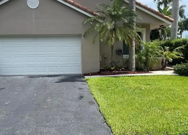Property at 10101 NW 5th St, Plantation, FL, 33324, 3 beds, 2 baths, [object Object]
