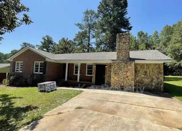 Property at 418 E Northwoods Dr, Griffin, GA, 30223, 4 beds, 2 baths, [object Object]