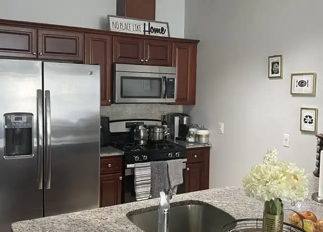 Property at 380 Avenue C Unit 2, Bayonne, NJ, 07002, 2 beds, 1 bath, [object Object]