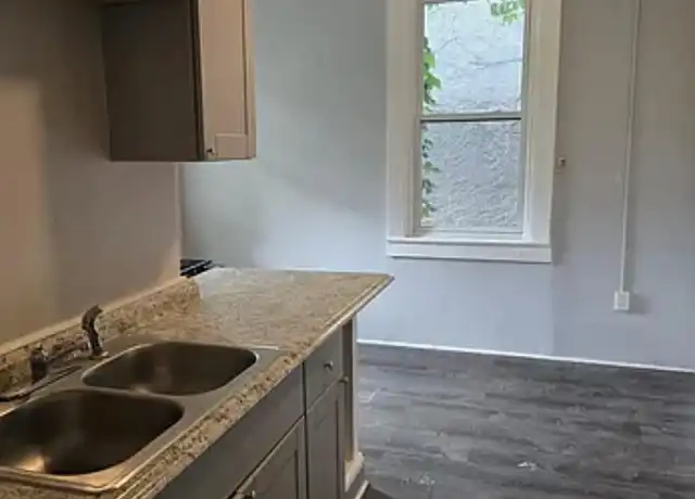 Property at 146 Mansion St Unit 2, Poughkeepsie, NY, 12601, 4 beds, 1 bath, [object Object]