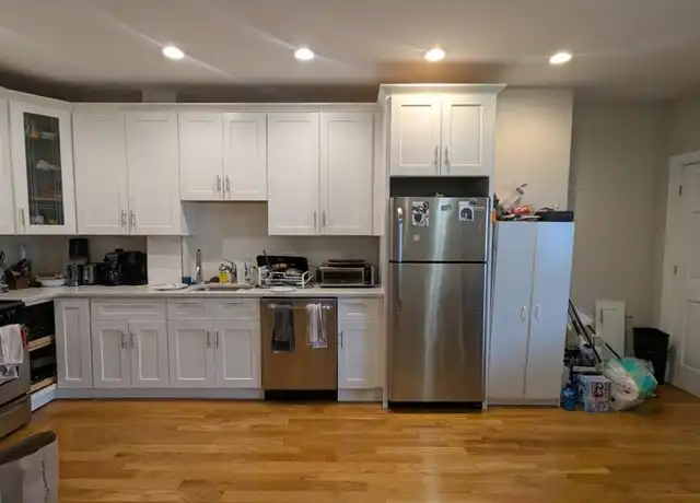 Property at 31 M St, South Boston, MA, 02127, 3 beds, 1 bath, [object Object]