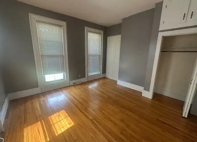 Property at 67 Thompson St Unit 2, Springfield, MA, 01109, 2 beds, 1 bath, [object Object]