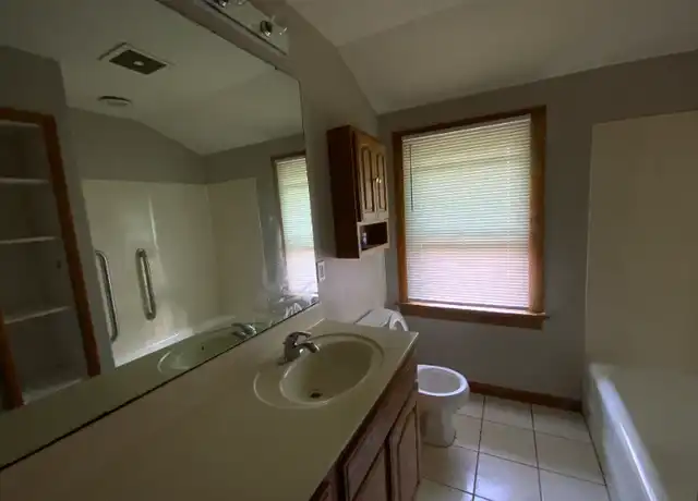 Property at 6929 Raymond Ave, University City, MO, 63130, 2 beds, 1 bath, [object Object]