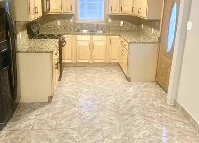 Property at 31 Tremont St Unit 31, Braintree, MA, 02184, 4 beds, 1 bath, [object Object]