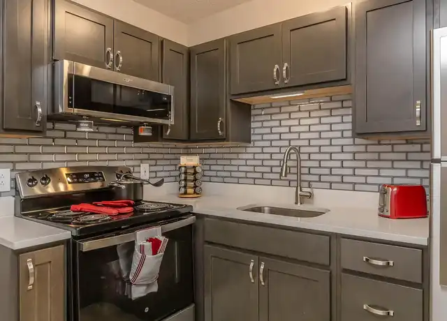 Property at Sunrise Apartments - 189 Wallace Rd, Nashville, TN, 37211, 1 bed, 1 bath, [object Object]