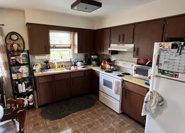 Property at 8021 W 30th St Unit 3W, North Riverside, IL, 60546, 2 beds, 1 bath, [object Object]