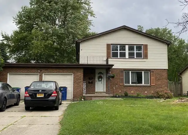 Property at 52 Acacia Dr Unit Upper, Buffalo, NY, 14228, 3 beds, 1 bath, [object Object]