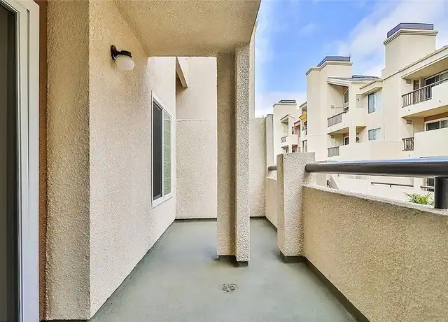 Property at 5540 Owensmouth Ave #122, Woodland Hills, CA, 91367, 1 bed, 1 bath, [object Object]