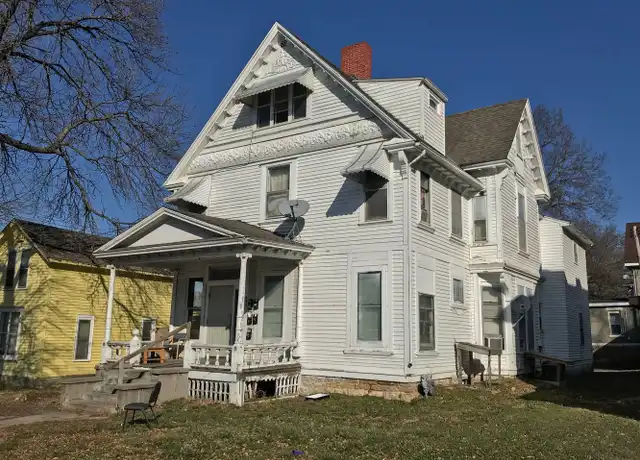 Property at 322 E Walnut St Unit A, Mankato, MN, 56001, 1 bed, 1 bath, [object Object]