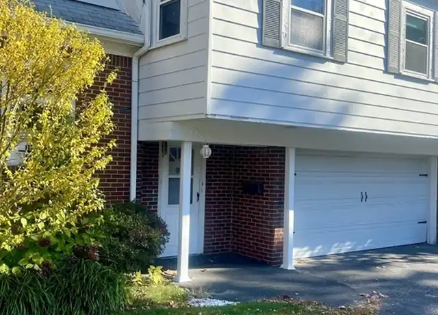 Property at 20 Vernon St Unit 2, Abington, MA, 02351, 2 beds, 1 bath, [object Object]
