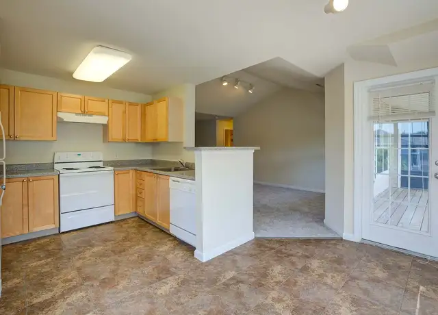 Photo of 10 Primrose Way, Haverhill, MA 01830