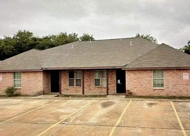 Property at 7627 Windsor Oaks, San Antonio, TX, 78239, 2 beds, 1 bath, [object Object]
