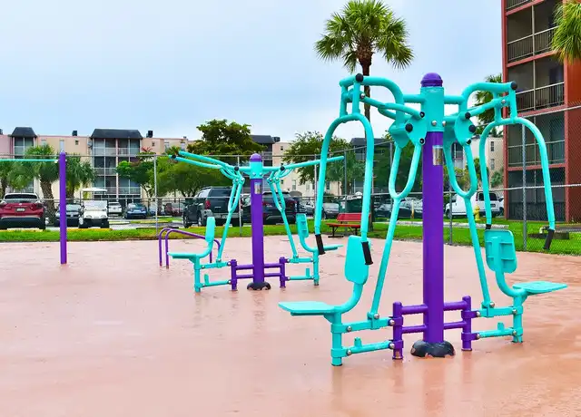Property at 2500 Inverrary Club Apartments - 2580 NW 56th Ave, Lauderhill, FL, 33313, 1-2 bed, 1-1.5 bath, [object Object]