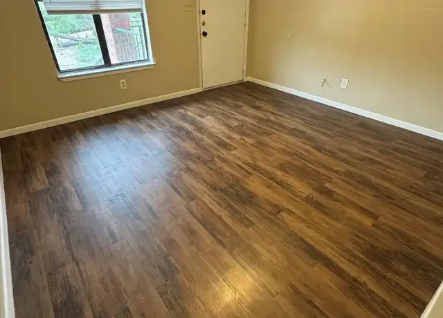 Property at 139 Elm St Unit 310, Lockhart, TX, 78644, 1 bed, 1 bath, [object Object]