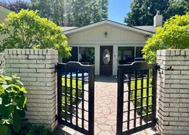 Property at 4784 S Valleyview Rd, West Bloomfield, MI, 48323, 4 beds, 2.5 baths, [object Object]