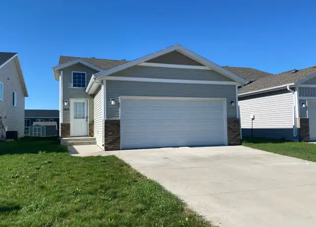 Property at 3409 18th St S, Moorhead, MN, 56560, 4 beds, 2 baths, [object Object]