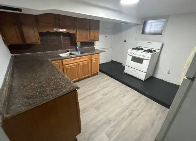 Property at 618 N Bouldin St, Baltimore, MD, 21205, 2 beds, 1 bath, [object Object]