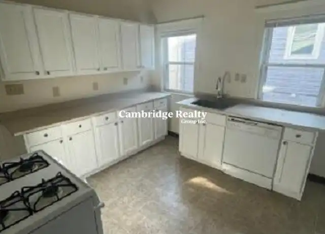 Property at 10 Pinkham Rd Unit 2T, Medford, MA, 02155, 4 beds, 1 bath, [object Object]
