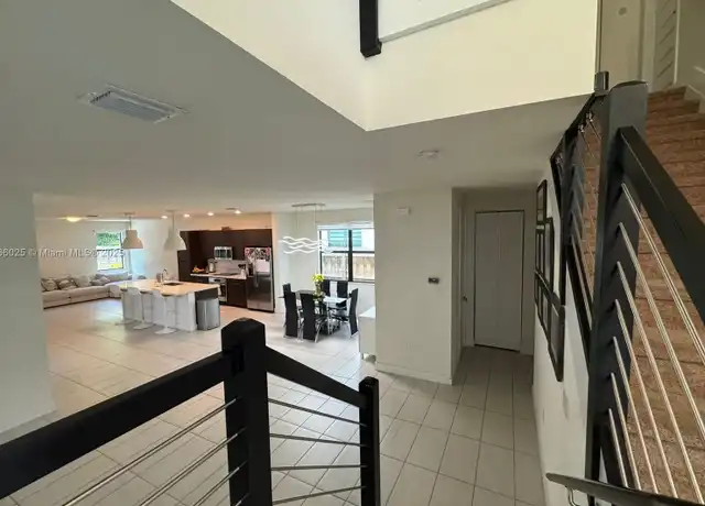 Property at 10240 NW 76th Ter Unit 10240, Doral, FL, 33178, 3 beds, 3.5 baths, [object Object]