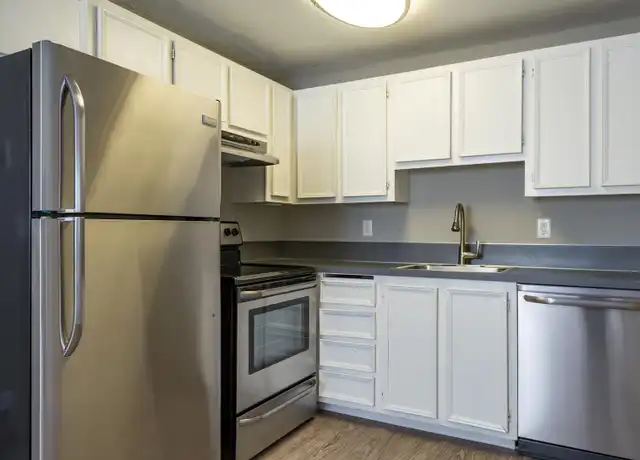 Property at hor500 - 8130 SE Mill St, Portland, OR, 97215, 1 bed, 1 bath, [object Object]