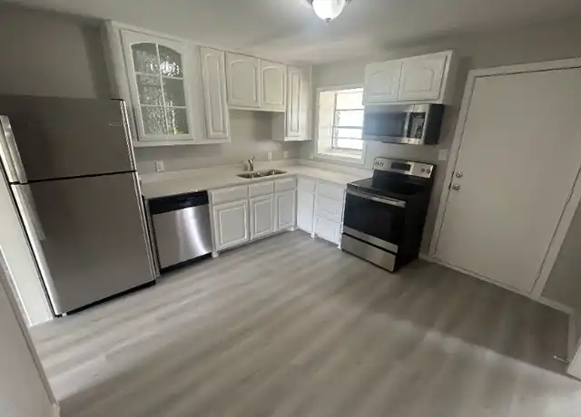Property at 504 Carver St, Whitesboro, TX, 76273, 4 beds, 2 baths, [object Object]