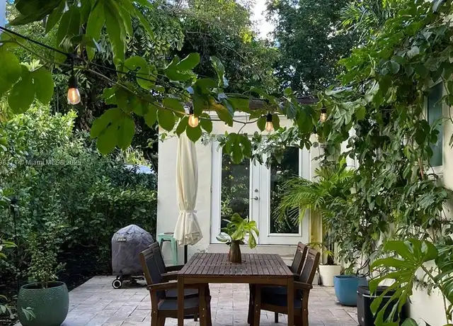 Property at 409 Daroco Ave, Coral Gables, FL, 33146, 3 beds, 2 baths, [object Object]