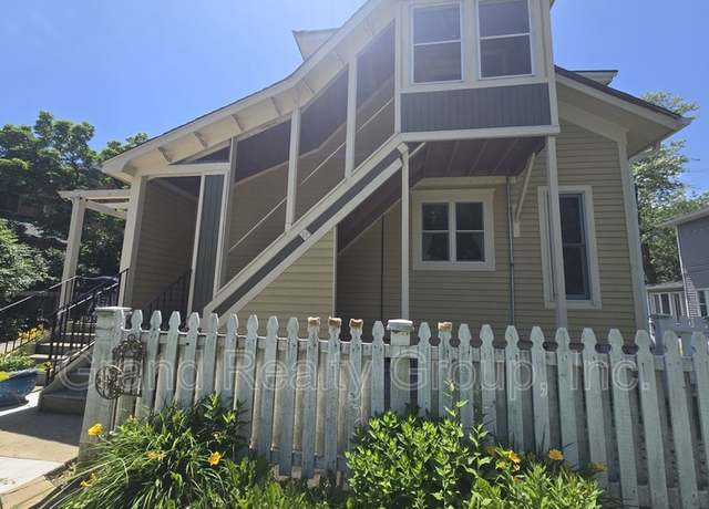 Photo of 341 Harden St Unit 2, Antioch, IL 60002