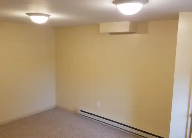 Property at 825 Rose St Unit 1A, Indiana, PA, 15701, 1 bed, 1 bath, [object Object]