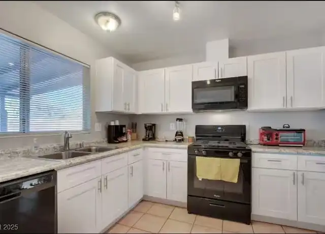 Property at 3138 Belvedere Dr, Henderson, NV, 89014, 3 beds, 2 baths, [object Object]