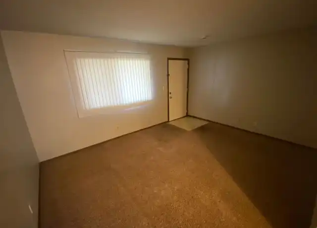Property at 1955 G St Unit 1, Lincoln, NE, 68510, 2 beds, 1 bath, [object Object]