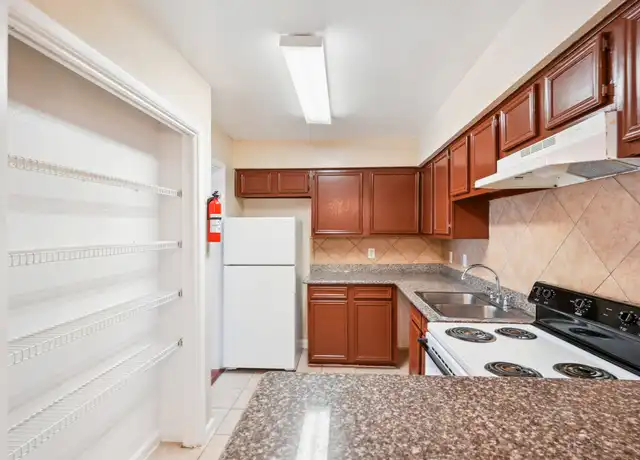 Property at 12770 Rodeo Square Dr Unit 2006, Houston, TX, 77072, 1 bed, 1 bath, [object Object]