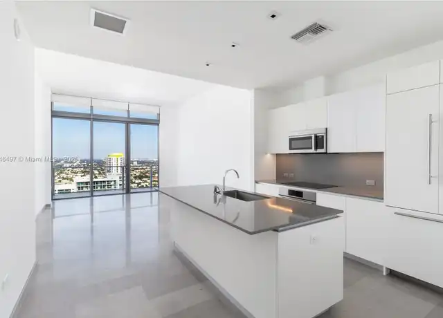 Property at 68 SE 6th St #4006, Miami, FL, 33131, 1 bed, 1.5 baths, [object Object]