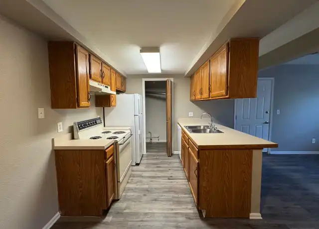 Property at 551 W Prentice Ave Unit 103, Littleton, CO, 80120, 1 bed, 1 bath, [object Object]