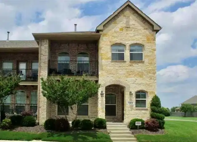 Property at 1404 Arapaho Dr, Carrollton, TX, 75010, 3 beds, 2.5 baths, [object Object]