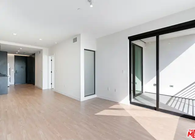Property at 3667 Keystone Ave Unit 532, Los Angeles, CA, 90034, 1 bed, 1 bath, [object Object]
