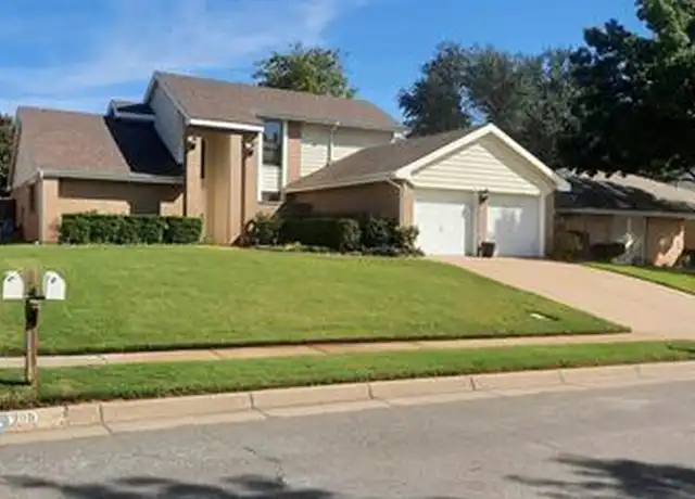 Property at 207 Country Ln, Euless, TX, 76039, 3 beds, 2.5 baths, [object Object]