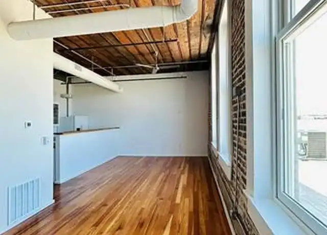 Property at 201 E Chambers St Unit 303, Cleburne, TX, 76031, 1 bed, 1 bath, [object Object]
