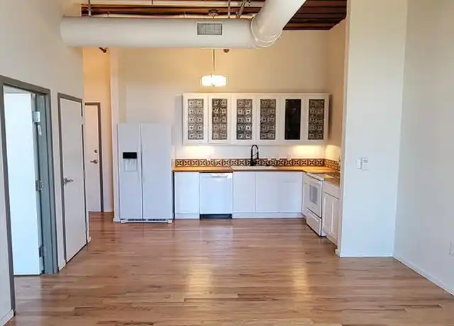 Property at 201 E Chambers St Unit 303, Cleburne, TX, 76031, 1 bed, 1 bath, [object Object]