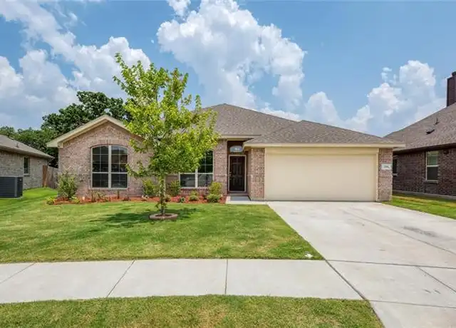 Property at 226 Marina Dr, Azle, TX, 76020, 3 beds, 2 baths, [object Object]