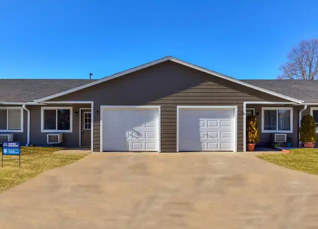 Property at 1660 S 15th Ave W, Newton, IA, 50208, 2 beds, 1 bath, [object Object]