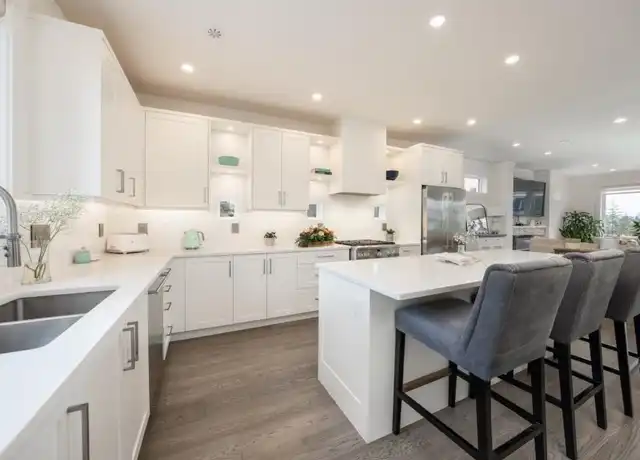 Property at 711 W 26th St Unit 4-1001, Austin, TX, 78705, 2 beds, 1 bath, [object Object]