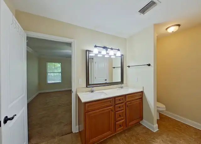 Property at 415 John King Rd, Crestview, FL, 32539, 4 beds, 2 baths, [object Object]