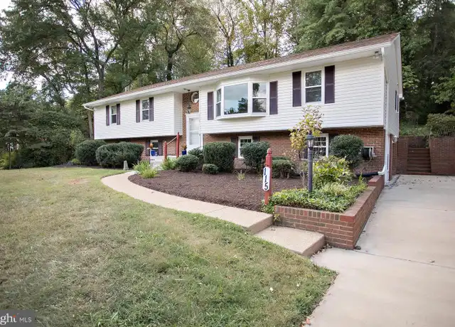 Property at 115 Woodland Rd, Fredericksburg, VA, 22401, 5 beds, 3 baths, [object Object]