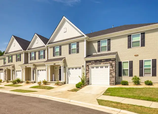 Photo of 2005 Waterside Dr, Suffolk, VA 23434