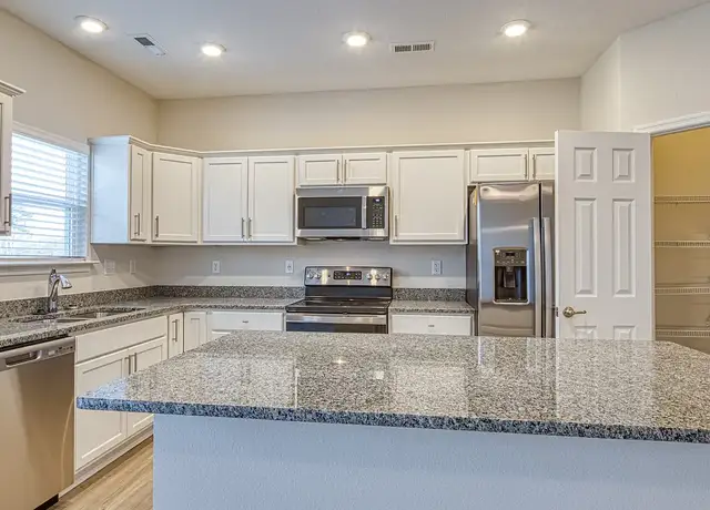 Photo of 2005 Waterside Dr, Suffolk, VA 23434
