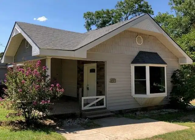 Property at 1210 W Bullock St, Denison, TX, 75020, 4 beds, 2.5 baths, [object Object]