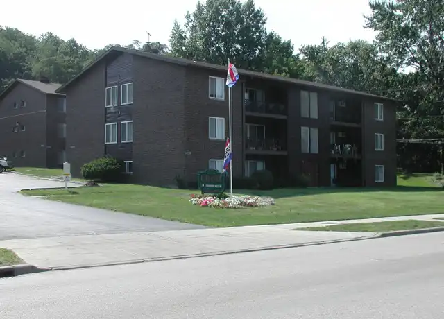 Property at 24130 Euclid Ave Unit 34 B3, Euclid, OH, 44117, 2 beds, 1 bath, [object Object]