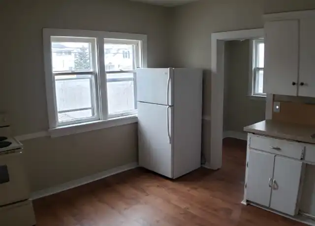 Property at 52 W 16th St Unit 1, Holland, MI, 49423, 2 beds, 1 bath, [object Object]